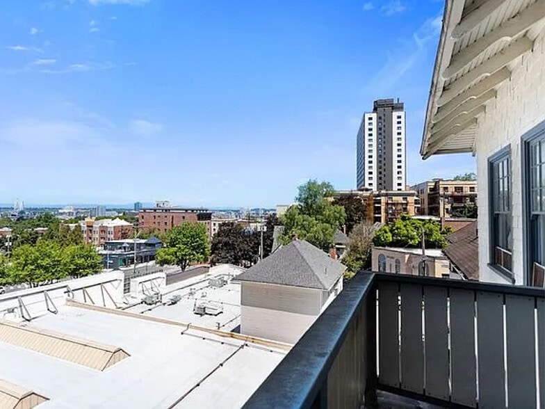 More Photos Of 2308-2326 SW Osage St, Portland Apartments For Sale