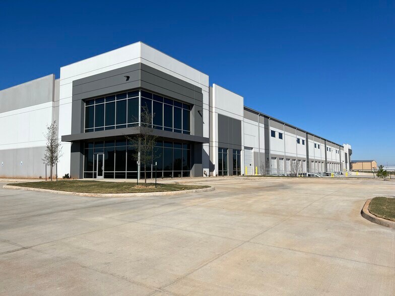 More Photos Of 8707 Pole Rd, Oklahoma City Unknown For Lease