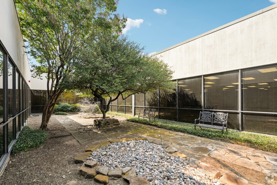 More Photos Of 9250 Amberton Pky, Dallas Office For Lease