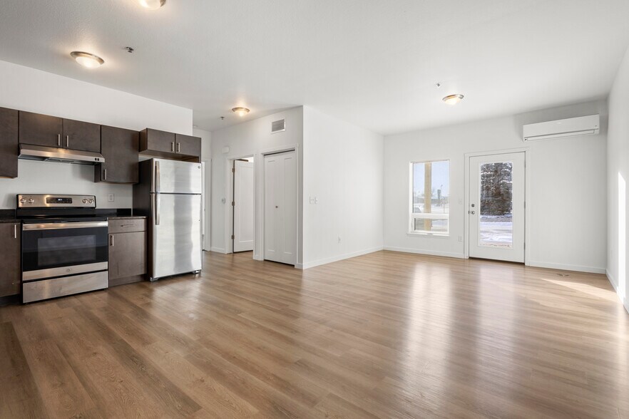 More Photos Of 120 & 124 W Hatting St, Luverne Apartments For Sale