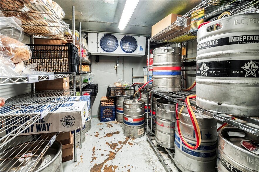 More Photos Of 217 W Hopkins St, San Marcos Restaurant For Sale