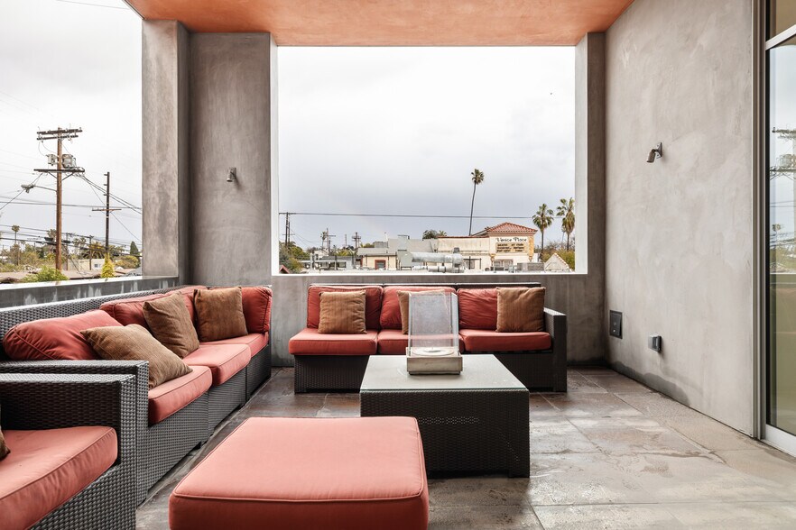 More Photos Of 1015 Abbot Kinney Blvd, Venice Office Residential For Sale