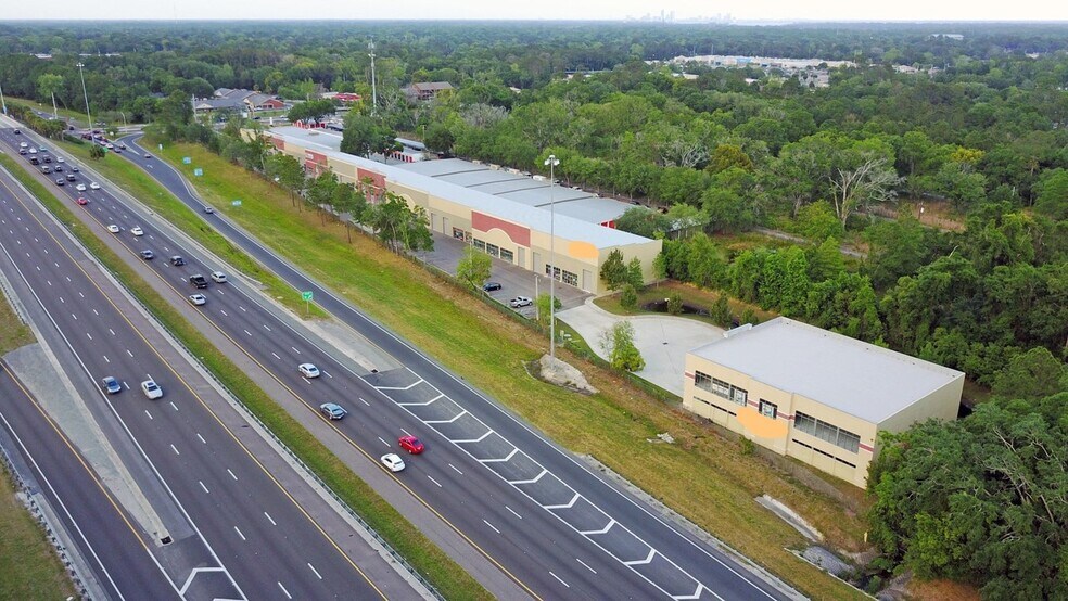 More Photos Of 7060 103rd St, Jacksonville Showroom For Lease