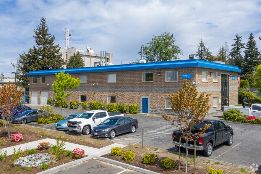 More Photos Of 8620 Holly Dr, Everett Office For Lease