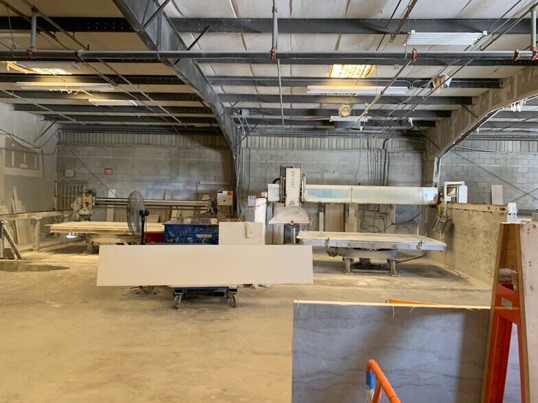 More Photos Of 859 W 13th Ct, Riviera Beach Warehouse For Lease