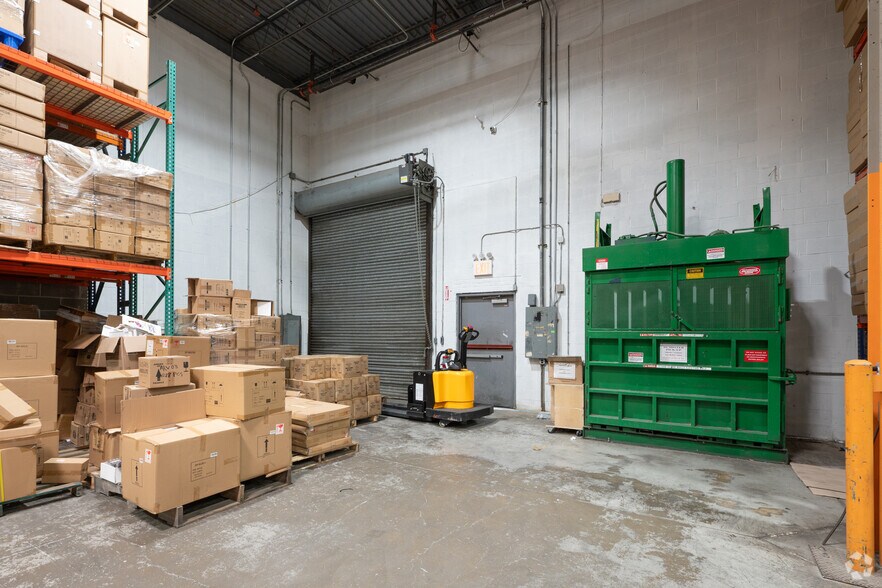More Photos Of 19 Harbor Park Dr, Port Washington Warehouse For Lease