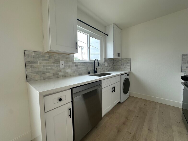 More Photos Of 17412 Dairyview Cir, Huntington Beach Apartments For Sale