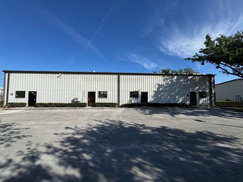 Primary Photo Of 110 Commercial Pl, Sebring Warehouse For Lease