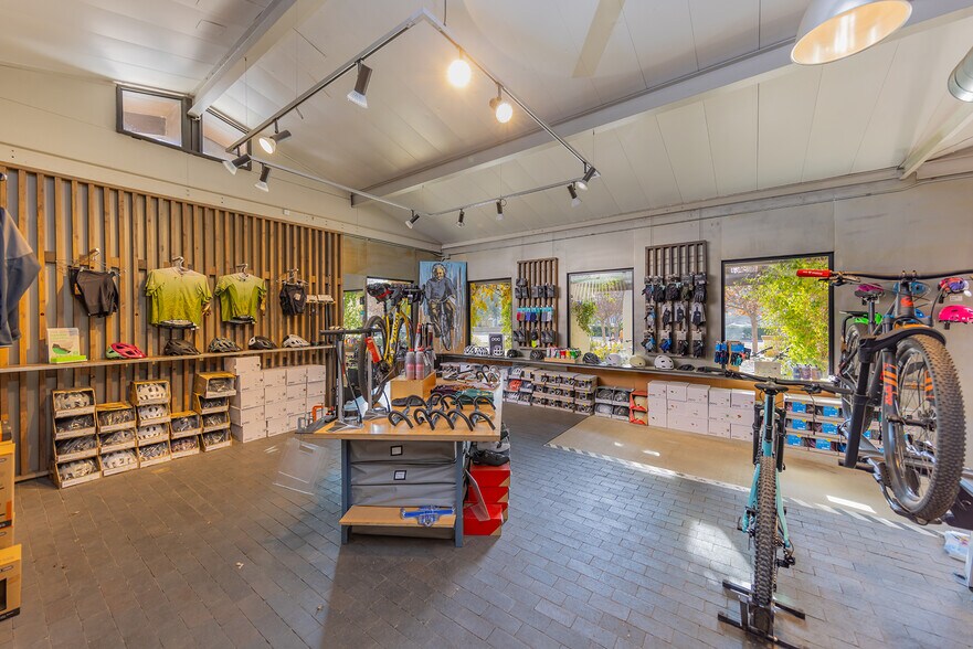 More Photos Of 110 W Ojai Ave, Ojai Storefront Retail Office For Sale