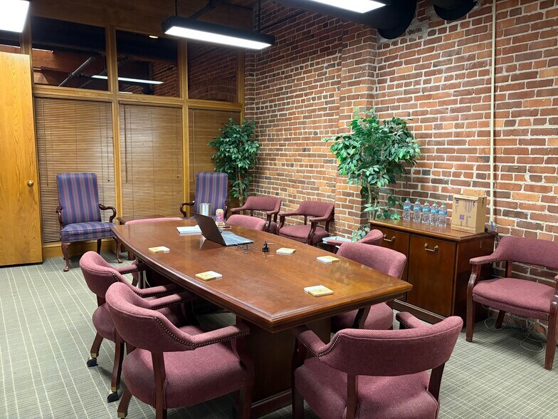 More Photos Of 171 Church St, Charleston Office For Sale