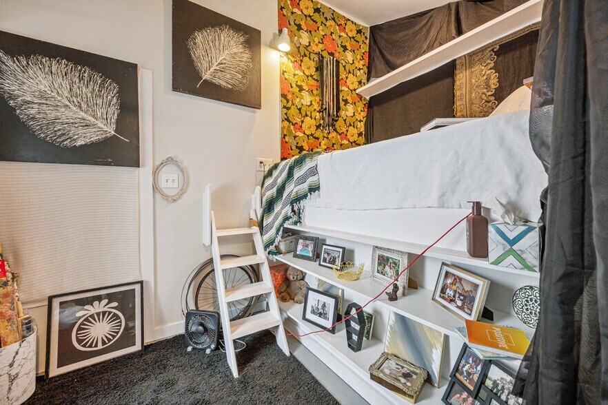 More Photos Of 315-317 Castle St, Wilmington General Retail For Sale