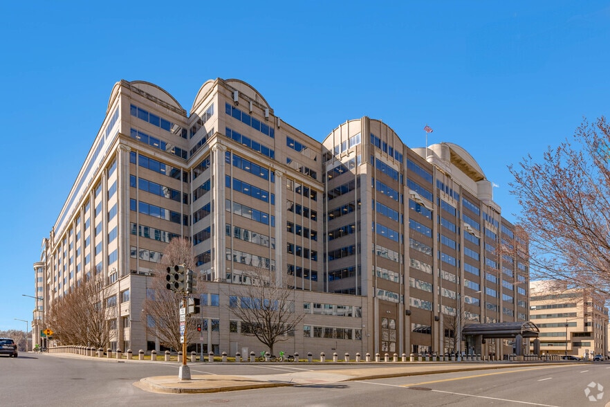 More Photos Of 445 12th St SW, Washington Office For Lease