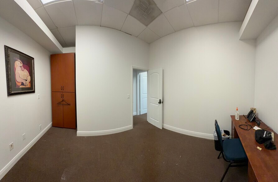 More Photos Of 5791A NW 151st St, Miami Lakes Office For Sale