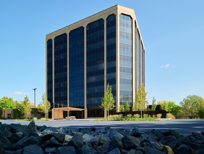 More Photos Of 7201 Metro Blvd, Edina Office For Lease
