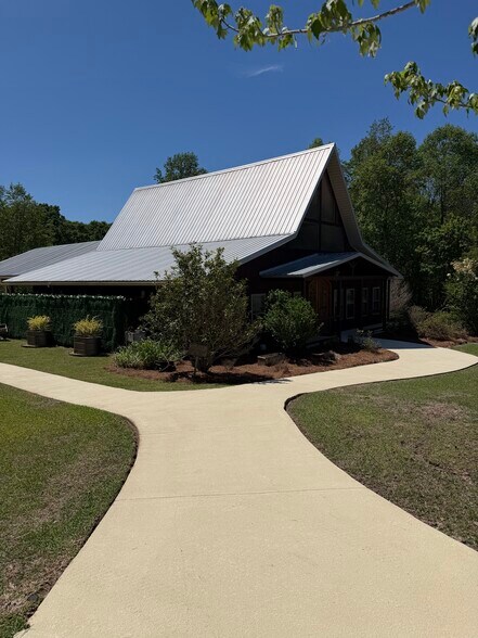 More Photos Of 4950 S County Road 20, Ozark Freestanding For Sale