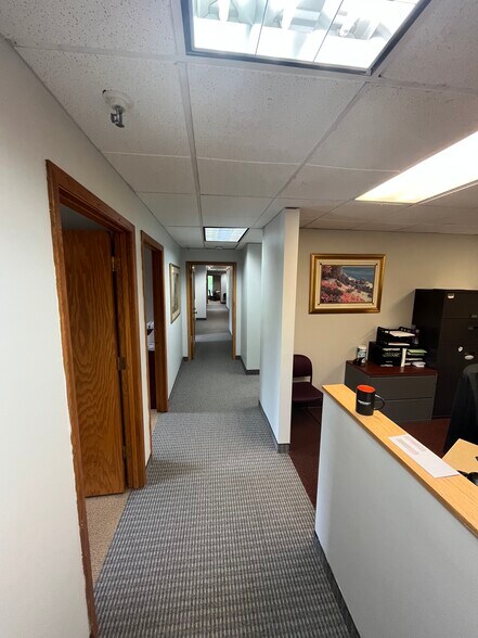 More Photos Of 120 Plato Blvd W, Saint Paul Warehouse For Lease