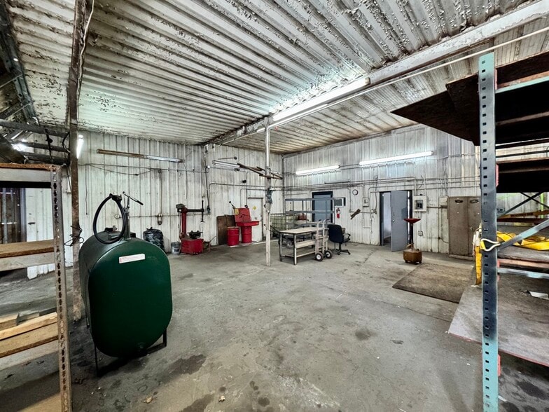 More Photos Of 524 Mason Ave, Daytona Beach Auto Repair For Sale