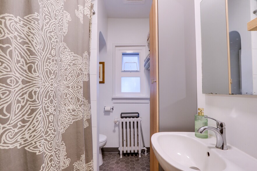 More Photos Of 3755 Cambie St, Vancouver Apartments For Sale