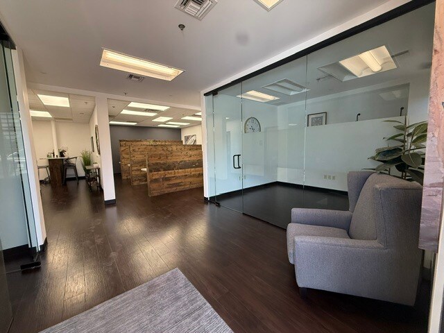 More Photos Of 7517 S McClintock Dr, Tempe Office For Lease