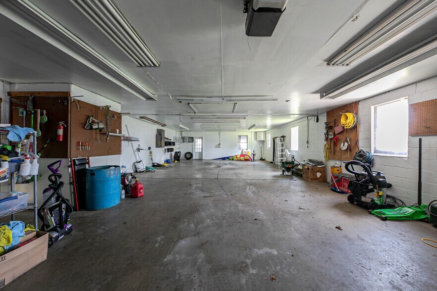 More Photos Of 106 W Main St, Enon Auto Dealership For Sale
