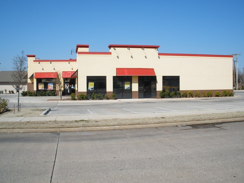 More Photos Of 2320-2330 S Broadway, Edmond Restaurant For Lease
