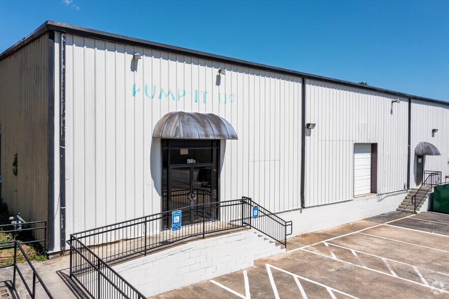 More Photos Of 396-400 Commerce Blvd, Bogart Warehouse For Sale