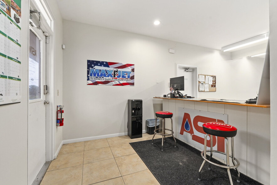 More Photos Of 16050 Orange Ave, Fort Pierce Warehouse For Sale