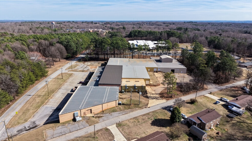 More Photos Of 425 Foster St, Cowpens Manufacturing For Sale