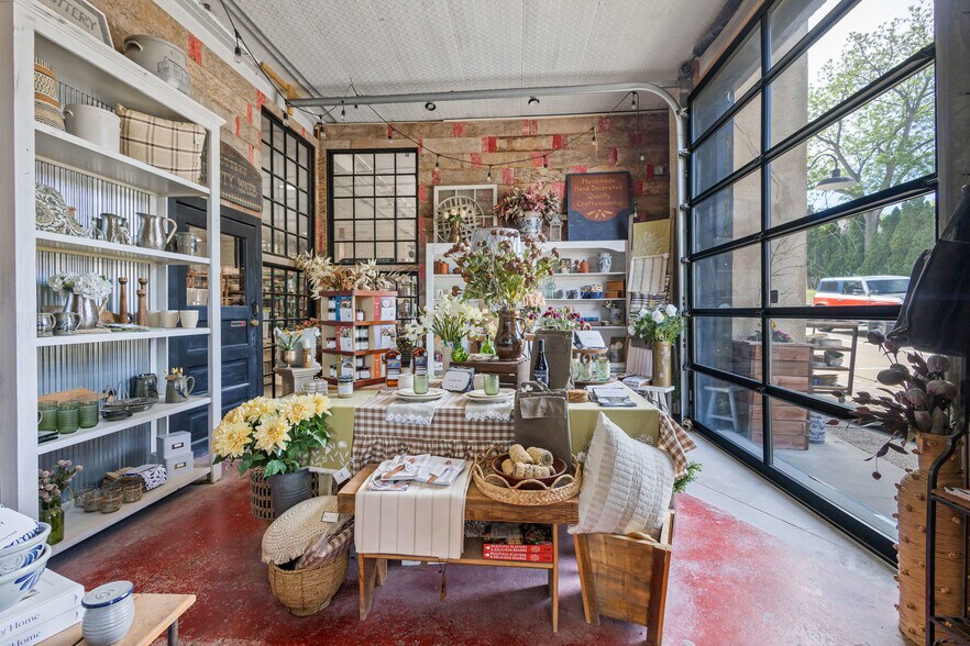 More Photos Of 108-110 E Main St, Cambridge Storefront For Sale