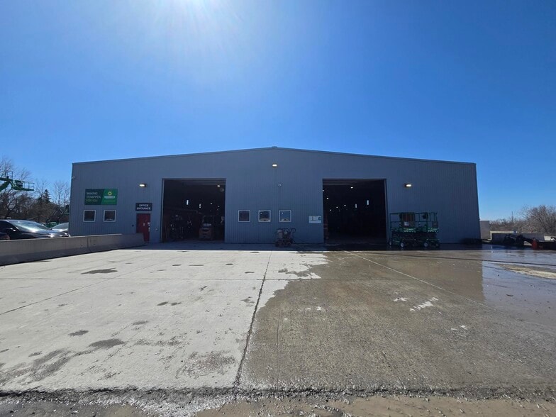 Primary Photo Of 1987 Robertson Rd, Ottawa Industrial For Lease