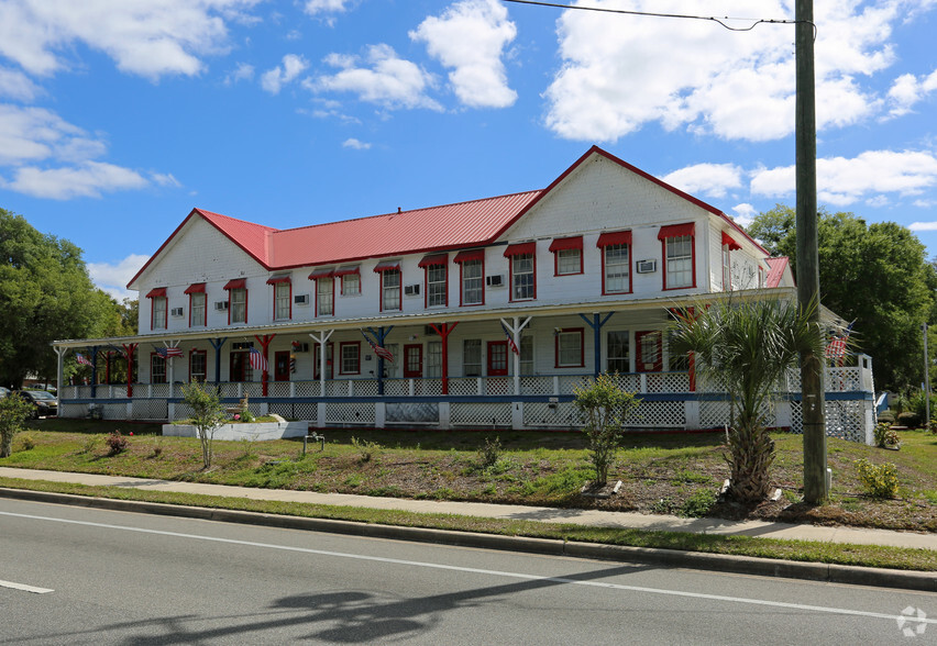 Primary Photo Of 300 S Volusia Ave, Orange City Hotel For Lease