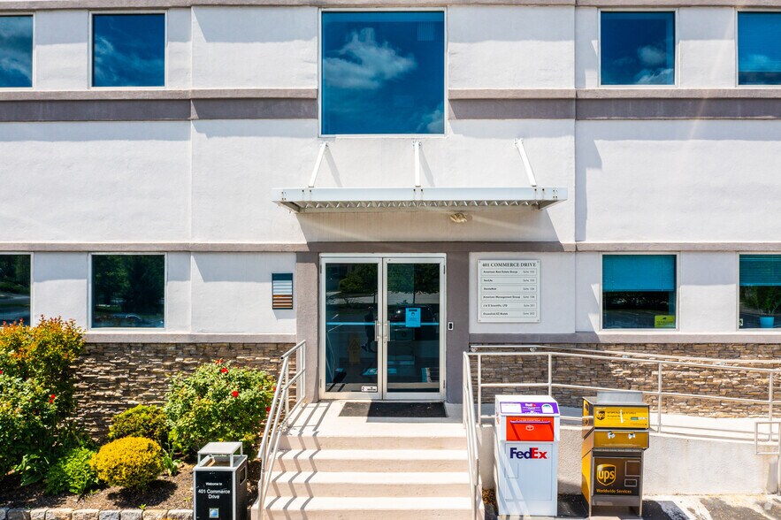 More Photos Of 401 Commerce Dr, Fort Washington Medical For Lease