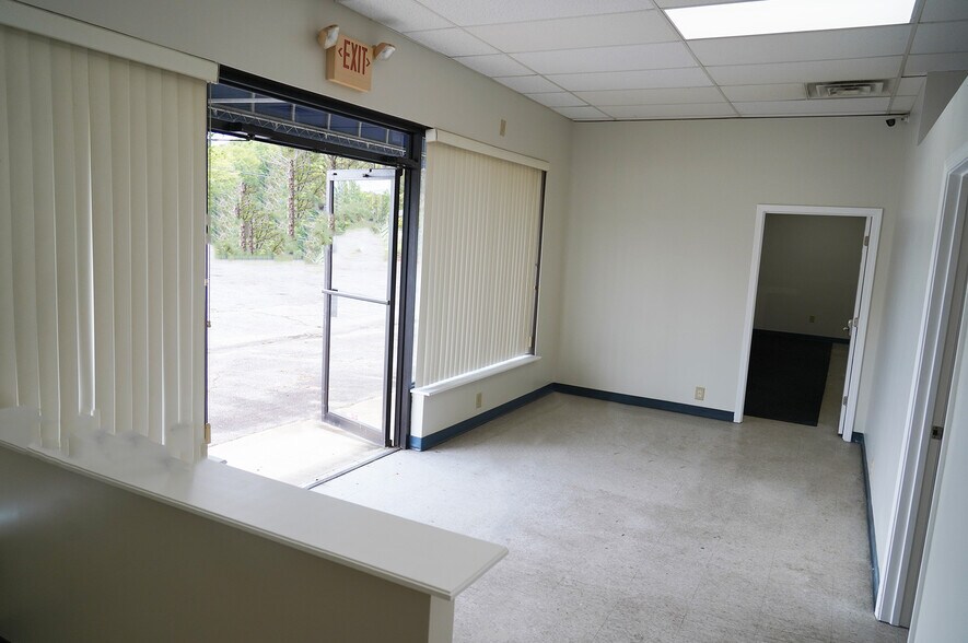 More Photos Of 4102 Highway 29 N, Belton Light Manufacturing For Lease