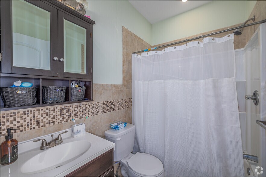 More Photos Of 327 N 40th St, Philadelphia Apartments For Sale