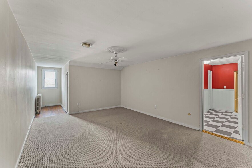 More Photos Of 105 Holbert Stretch, Dilliner Bar For Sale