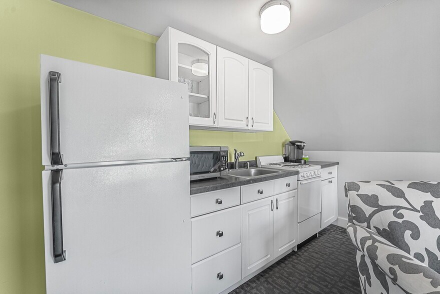 More Photos Of 601 W Front St, Traverse City Specialty For Sale