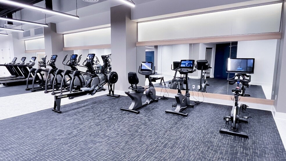 More Photos Of 1025 Connecticut Ave NW, Washington Office For Lease