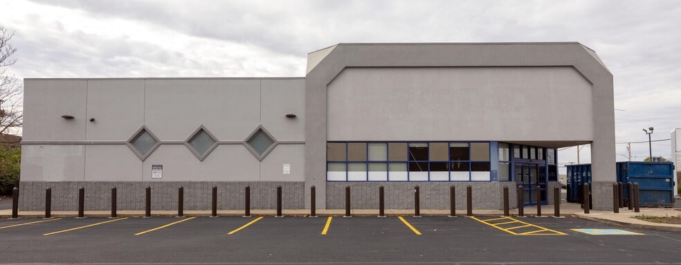 More Photos Of 2970 Linden Ave, Dayton Drugstore For Lease