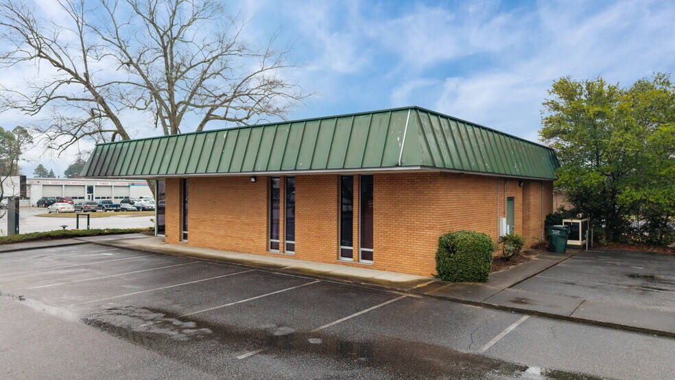 Primary Photo Of 508 Plaza Blvd, Kinston Office For Sale