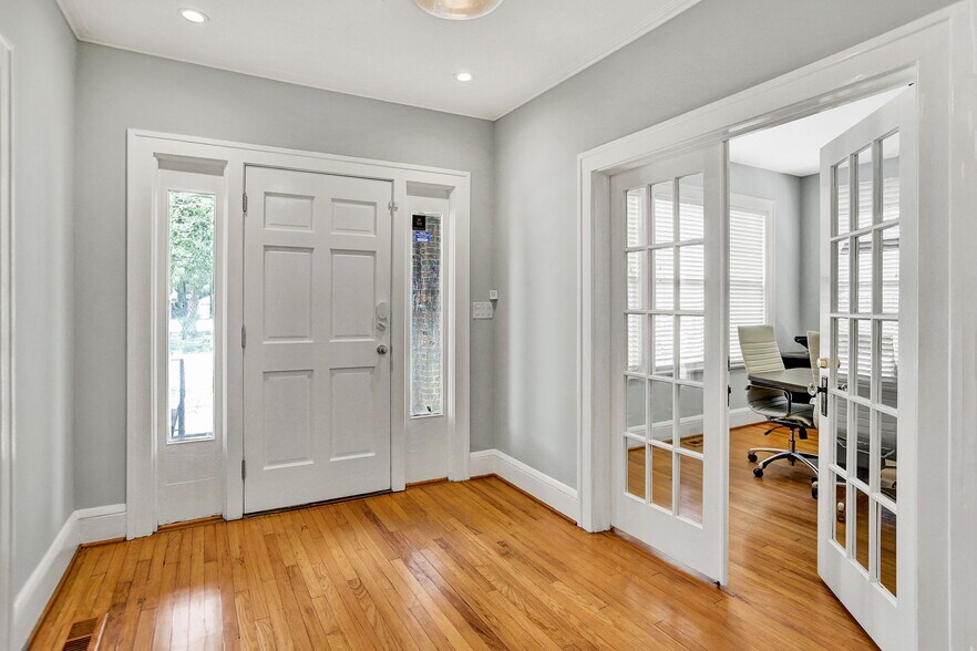 More Photos Of 2258 Riverside Ave, Jacksonville Office For Sale
