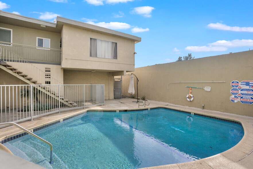 More Photos Of 6632 Darby Ave, Reseda Apartments For Sale