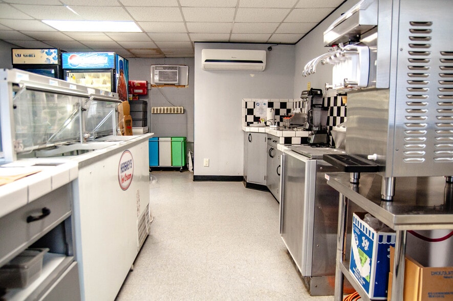 More Photos Of 2003 Oneida Valley Rd, Karns City Restaurant For Sale