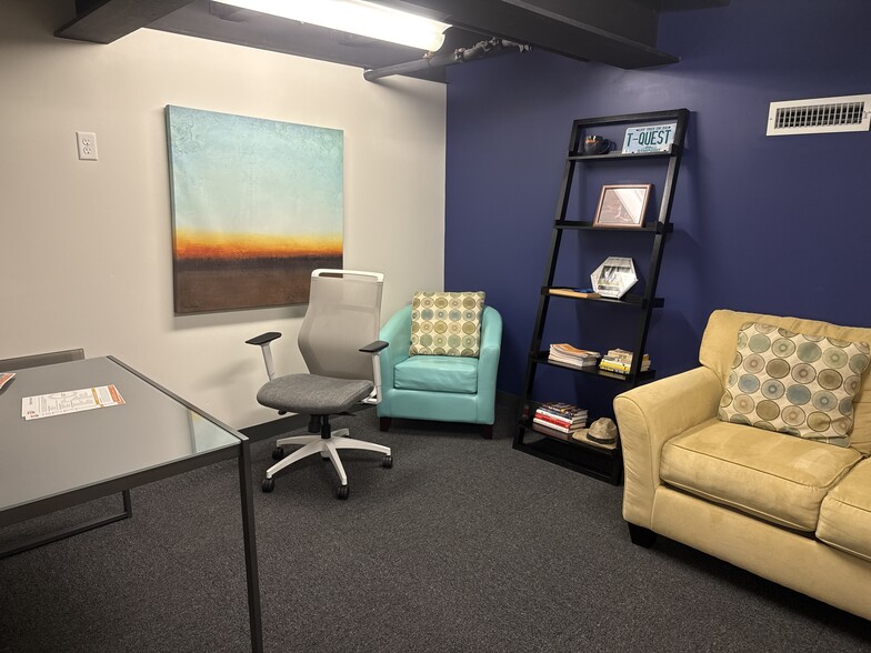 More Photos Of 111 Maplewood Ave, Portsmouth Office For Lease
