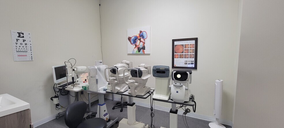 More Photos Of 640 Grand Ave, San Marcos Freestanding For Lease