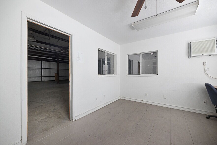 More Photos Of 159 Park Row, Van Warehouse For Sale