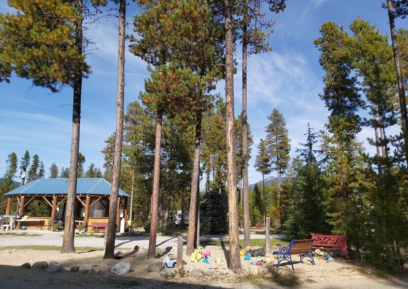 More Photos Of 991 Frontage rd, Blue River Trailer Camper Park For Sale