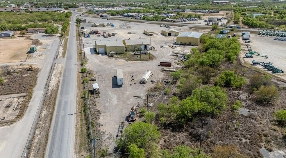 More Photos Of 255 Loop 517, Carrizo Springs Flex For Sale