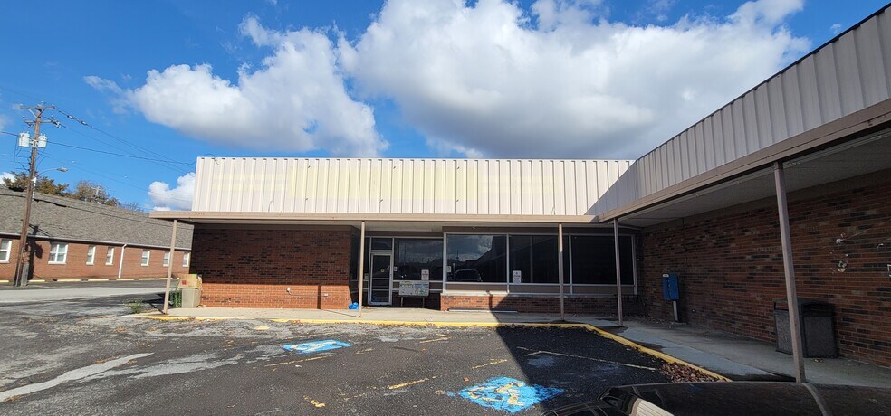 More Photos Of 470 Hotchkiss St, Campbellsville General Retail For Sale