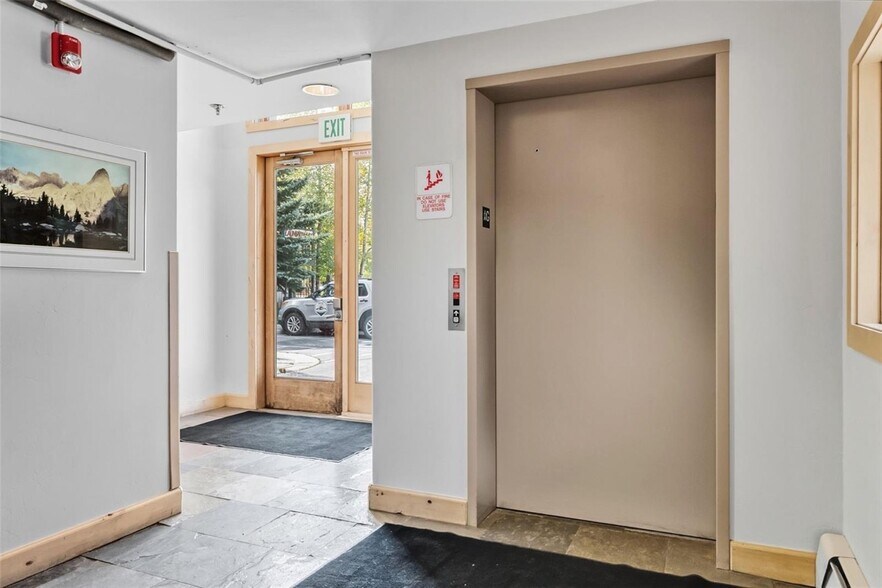 More Photos Of , Dillon Office For Sale