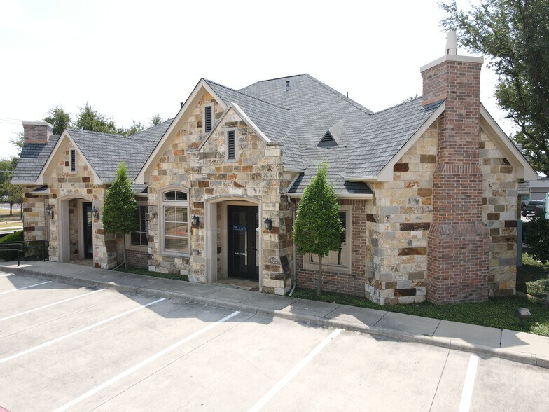 More Photos Of 1801-1813 Hinkle Dr, Denton Office For Sale